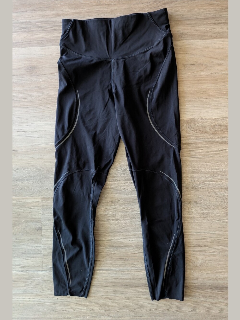 Women's Lululemon Leggings Sz 6 - Picture 3 of 9